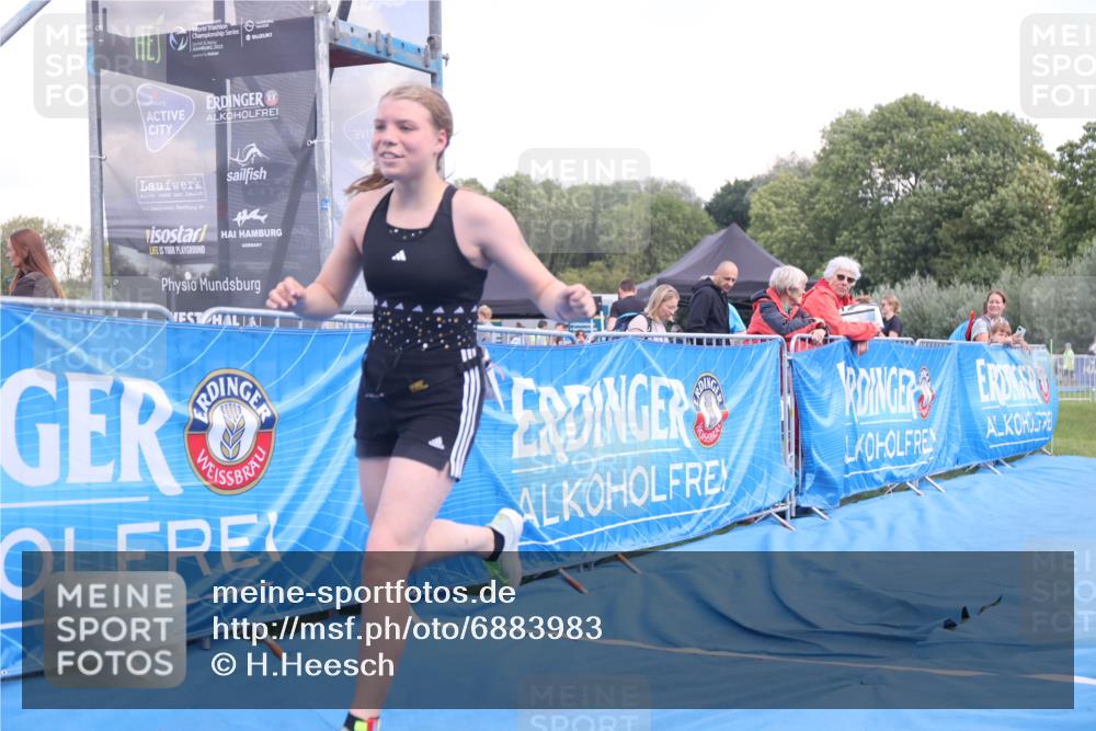 25.08.2024 - Elbe Triathlon Hamburg H.Heesch http://msf.ph/oto/6883983 25.08.2024 13:07:08 Ziel 1739 meine-sportfotos.de