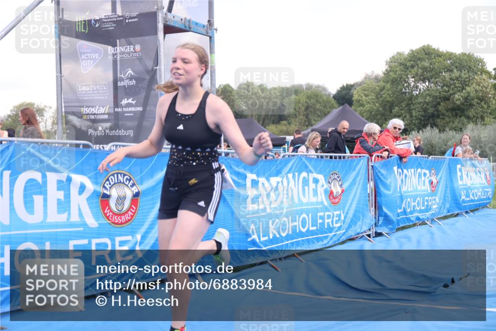 25.08.2024 - Elbe Triathlon Hamburg H.Heesch http://msf.ph/oto/6883984 25.08.2024 13:07:08 Ziel 1739 meine-sportfotos.de