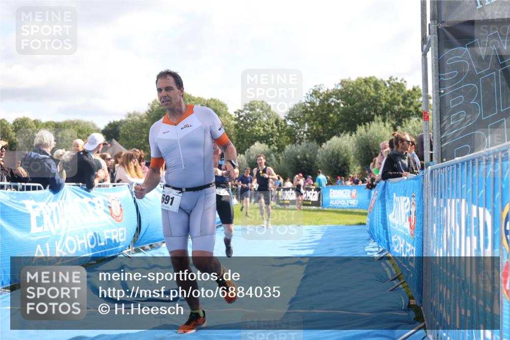 25.08.2024 - Elbe Triathlon Hamburg H.Heesch http://msf.ph/oto/6884035 25.08.2024 11:20:56 Ziel 614, 661, 691, 1500 meine-sportfotos.de