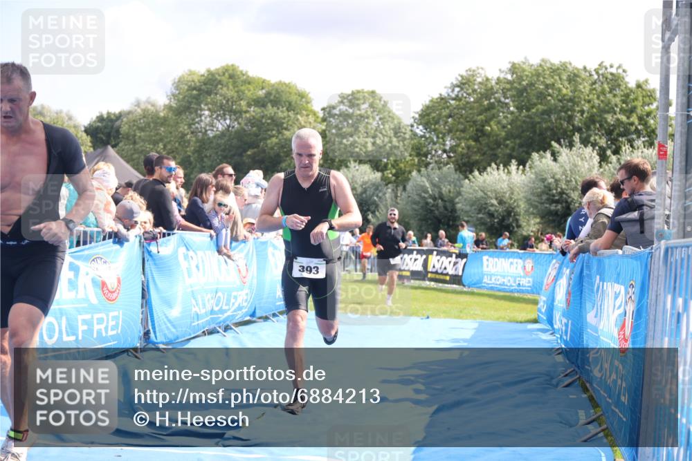 25.08.2024 - Elbe Triathlon Hamburg H.Heesch http://msf.ph/oto/6884213 25.08.2024 11:28:10 Ziel 393, 447, 633, 701 meine-sportfotos.de