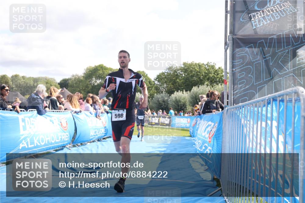 25.08.2024 - Elbe Triathlon Hamburg H.Heesch http://msf.ph/oto/6884222 25.08.2024 11:21:11 Ziel 381, 571, 598, 620, 710, 764 meine-sportfotos.de