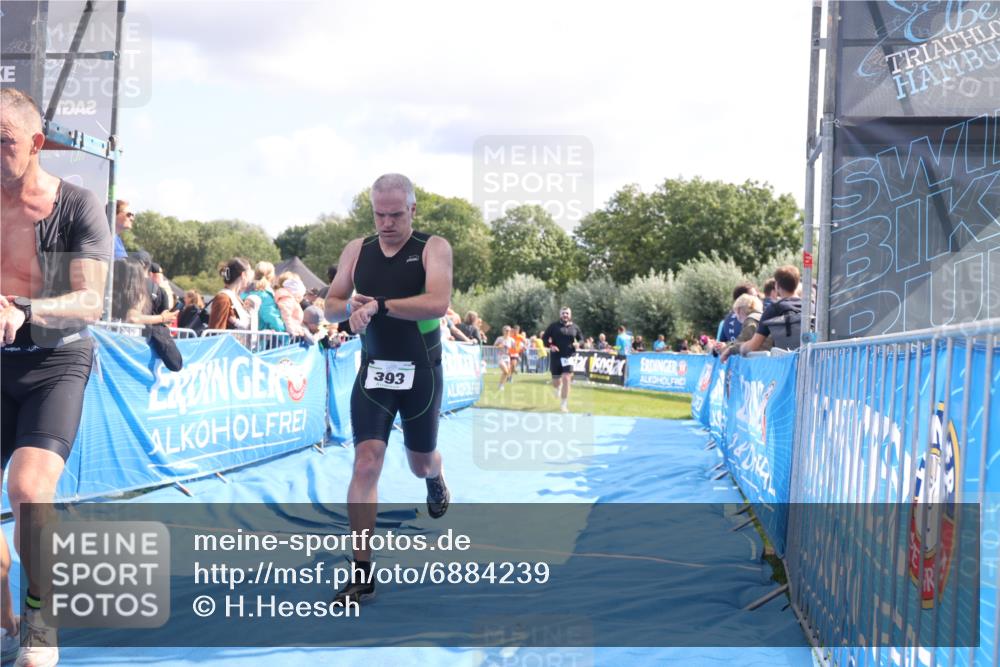 25.08.2024 - Elbe Triathlon Hamburg H.Heesch http://msf.ph/oto/6884239 25.08.2024 11:28:11 Ziel 393, 447, 633, 701 meine-sportfotos.de
