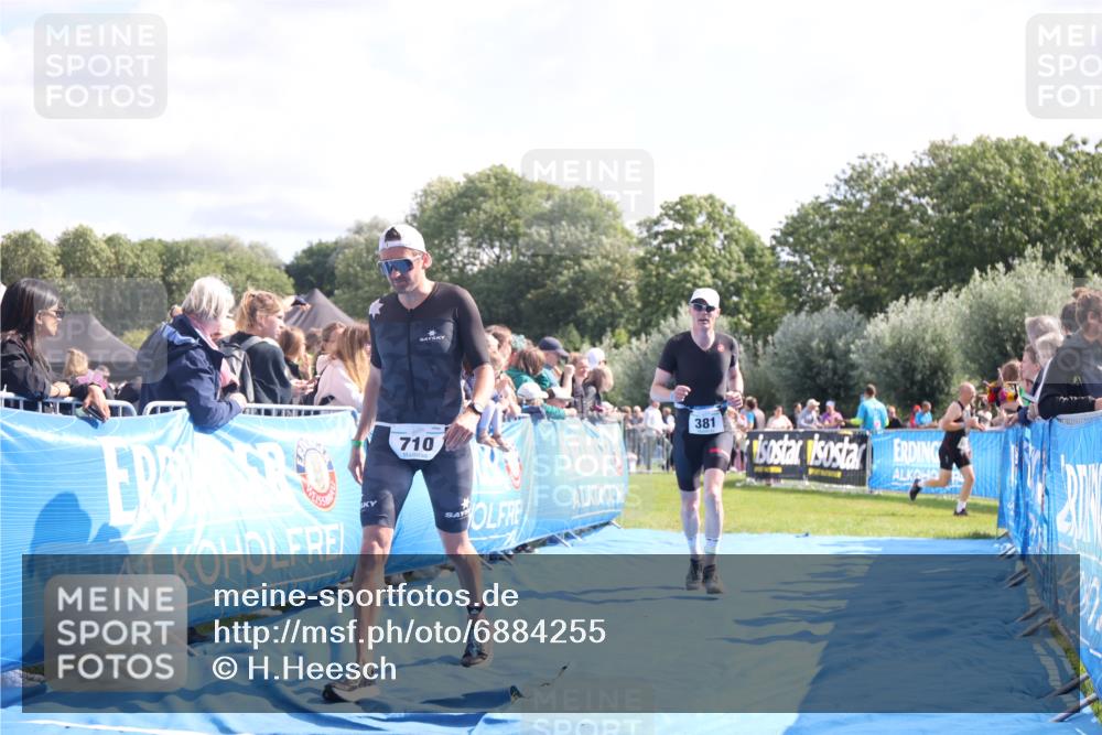 25.08.2024 - Elbe Triathlon Hamburg H.Heesch http://msf.ph/oto/6884255 25.08.2024 11:21:14 Ziel 340, 371, 381, 571, 598, 710, 764 meine-sportfotos.de