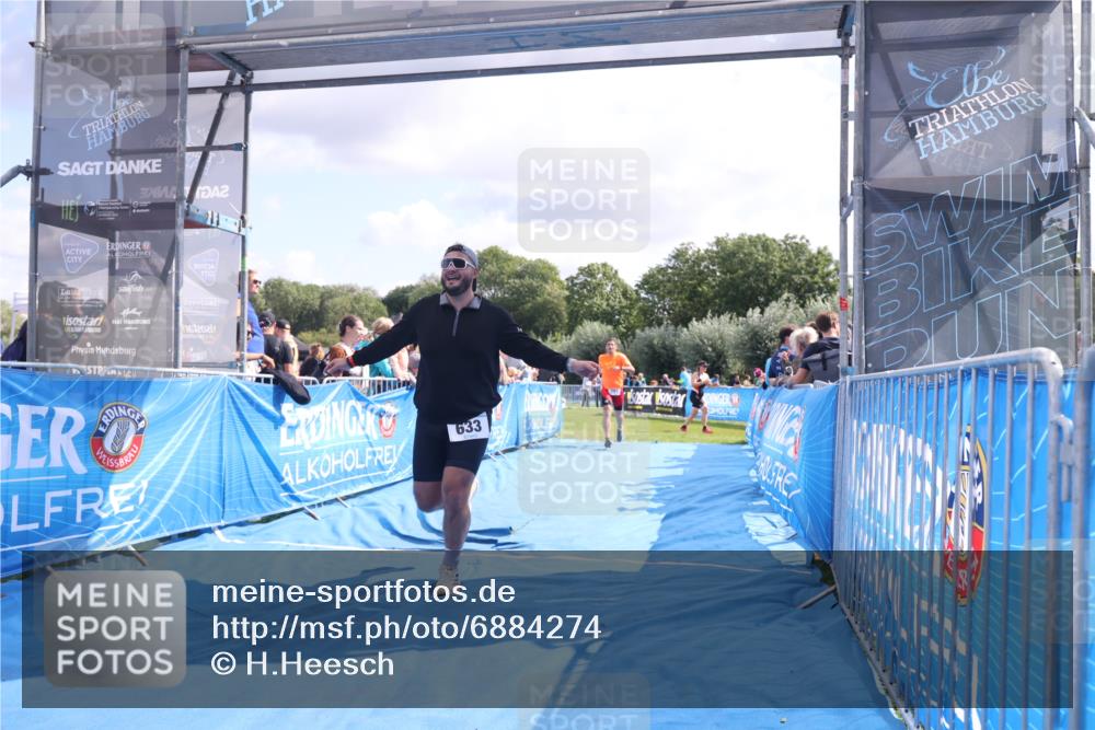25.08.2024 - Elbe Triathlon Hamburg H.Heesch http://msf.ph/oto/6884274 25.08.2024 11:28:15 Ziel 393, 447, 633, 701 meine-sportfotos.de