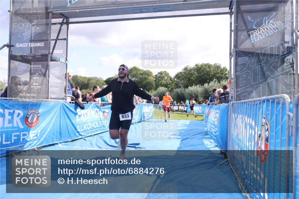 25.08.2024 - Elbe Triathlon Hamburg H.Heesch http://msf.ph/oto/6884276 25.08.2024 11:28:15 Ziel 393, 447, 633, 701 meine-sportfotos.de