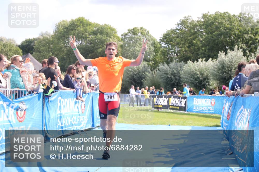 25.08.2024 - Elbe Triathlon Hamburg H.Heesch http://msf.ph/oto/6884282 25.08.2024 11:28:17 Ziel 393, 447, 633, 701 meine-sportfotos.de