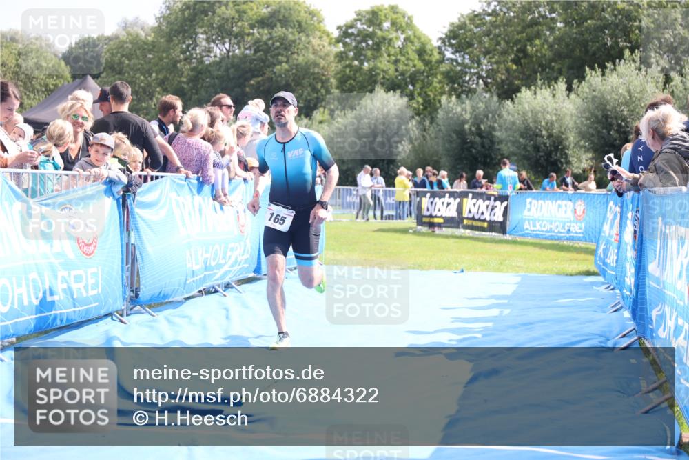 25.08.2024 - Elbe Triathlon Hamburg H.Heesch http://msf.ph/oto/6884322 25.08.2024 11:28:32 Ziel 165 meine-sportfotos.de