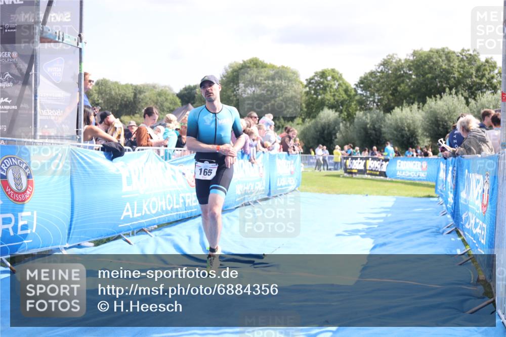 25.08.2024 - Elbe Triathlon Hamburg H.Heesch http://msf.ph/oto/6884356 25.08.2024 11:28:32 Ziel 165 meine-sportfotos.de