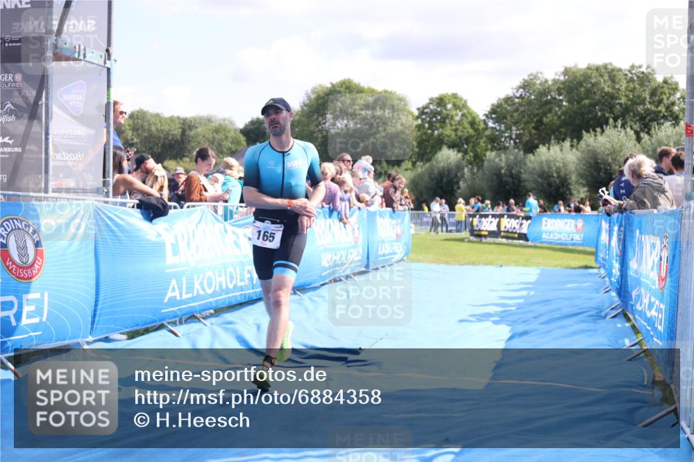 25.08.2024 - Elbe Triathlon Hamburg H.Heesch http://msf.ph/oto/6884358 25.08.2024 11:28:33 Ziel 165 meine-sportfotos.de