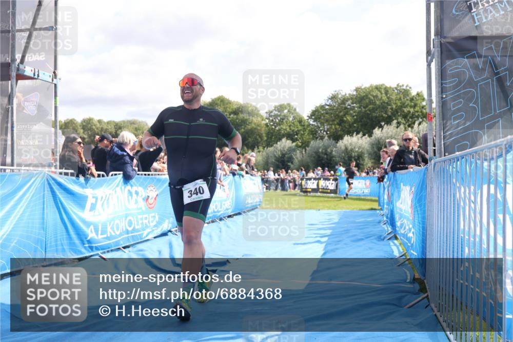 25.08.2024 - Elbe Triathlon Hamburg H.Heesch http://msf.ph/oto/6884368 25.08.2024 11:21:23 Ziel 340, 371, 381 meine-sportfotos.de