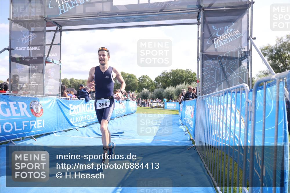 25.08.2024 - Elbe Triathlon Hamburg H.Heesch http://msf.ph/oto/6884413 25.08.2024 11:21:33 Ziel 355, 417 meine-sportfotos.de