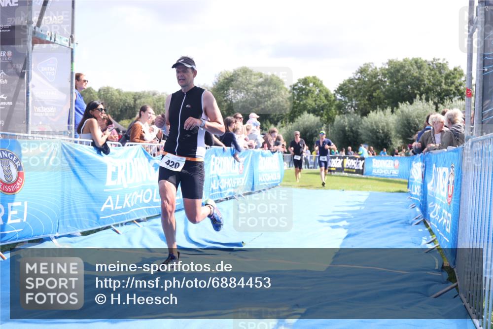 25.08.2024 - Elbe Triathlon Hamburg H.Heesch http://msf.ph/oto/6884453 25.08.2024 11:28:54 Ziel 384, 420, 746 meine-sportfotos.de