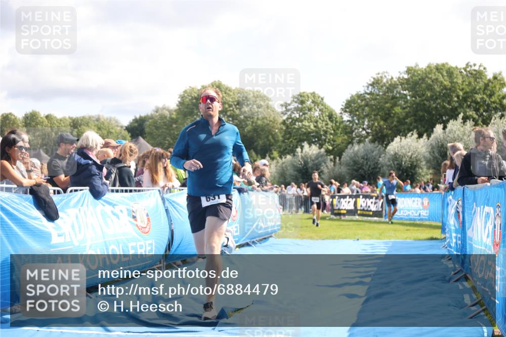 25.08.2024 - Elbe Triathlon Hamburg H.Heesch http://msf.ph/oto/6884479 25.08.2024 11:21:53 Ziel 441, 631, 652, 1850 meine-sportfotos.de