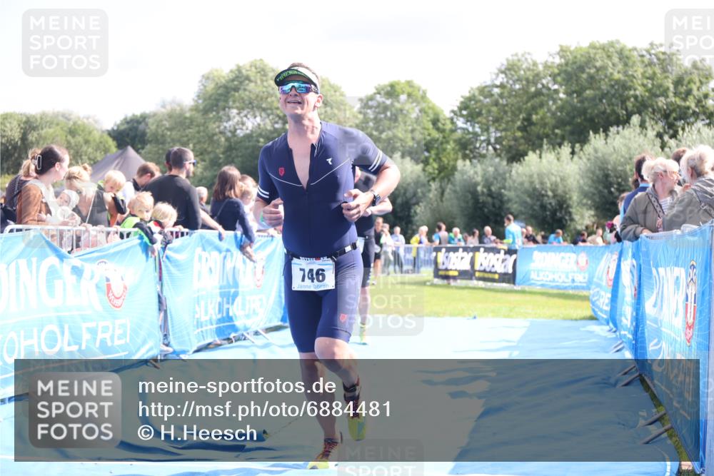25.08.2024 - Elbe Triathlon Hamburg H.Heesch http://msf.ph/oto/6884481 25.08.2024 11:28:56 Ziel 384, 420, 746 meine-sportfotos.de