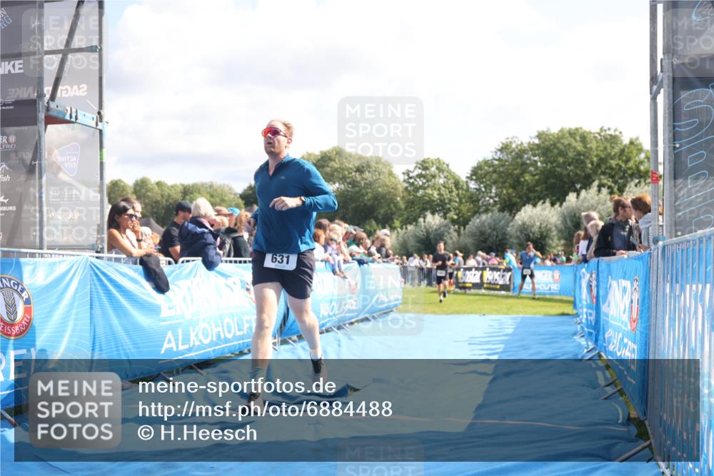 25.08.2024 - Elbe Triathlon Hamburg H.Heesch http://msf.ph/oto/6884488 25.08.2024 11:21:53 Ziel 441, 631, 652, 1850 meine-sportfotos.de