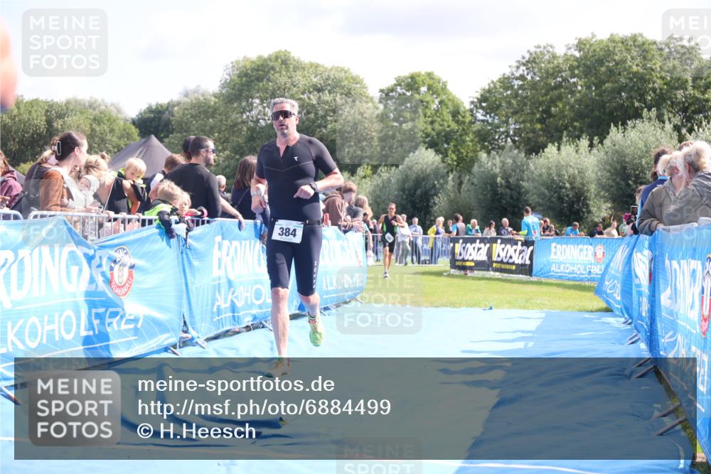 25.08.2024 - Elbe Triathlon Hamburg H.Heesch http://msf.ph/oto/6884499 25.08.2024 11:28:57 Ziel 384, 389, 420, 746 meine-sportfotos.de