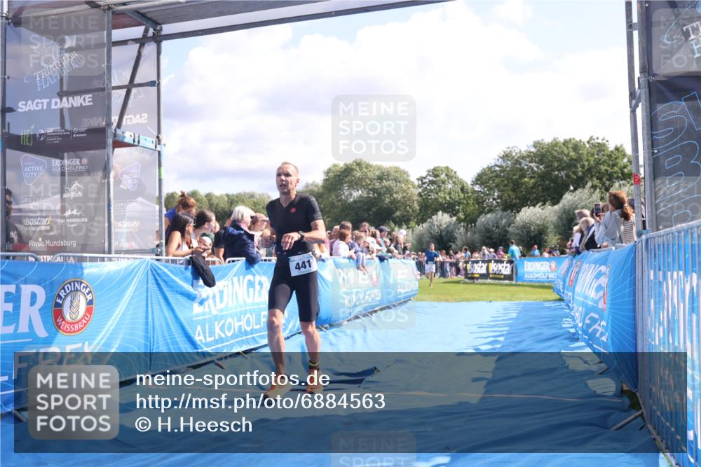 25.08.2024 - Elbe Triathlon Hamburg H.Heesch http://msf.ph/oto/6884563 25.08.2024 11:22:02 Ziel 441, 559, 1850 meine-sportfotos.de