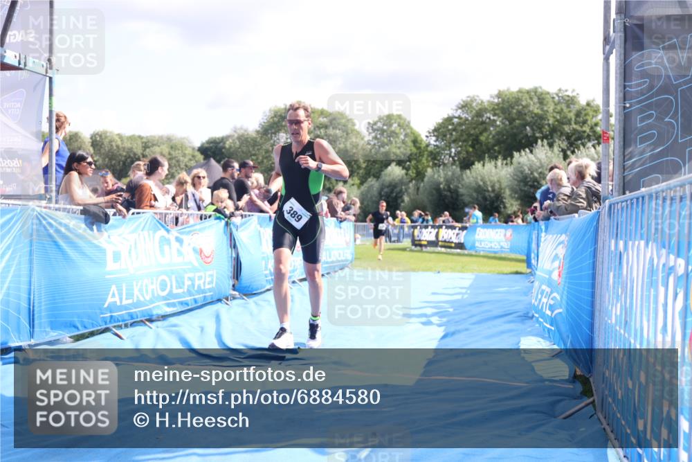 25.08.2024 - Elbe Triathlon Hamburg H.Heesch http://msf.ph/oto/6884580 25.08.2024 11:29:04 Ziel 357, 384, 389, 746 meine-sportfotos.de