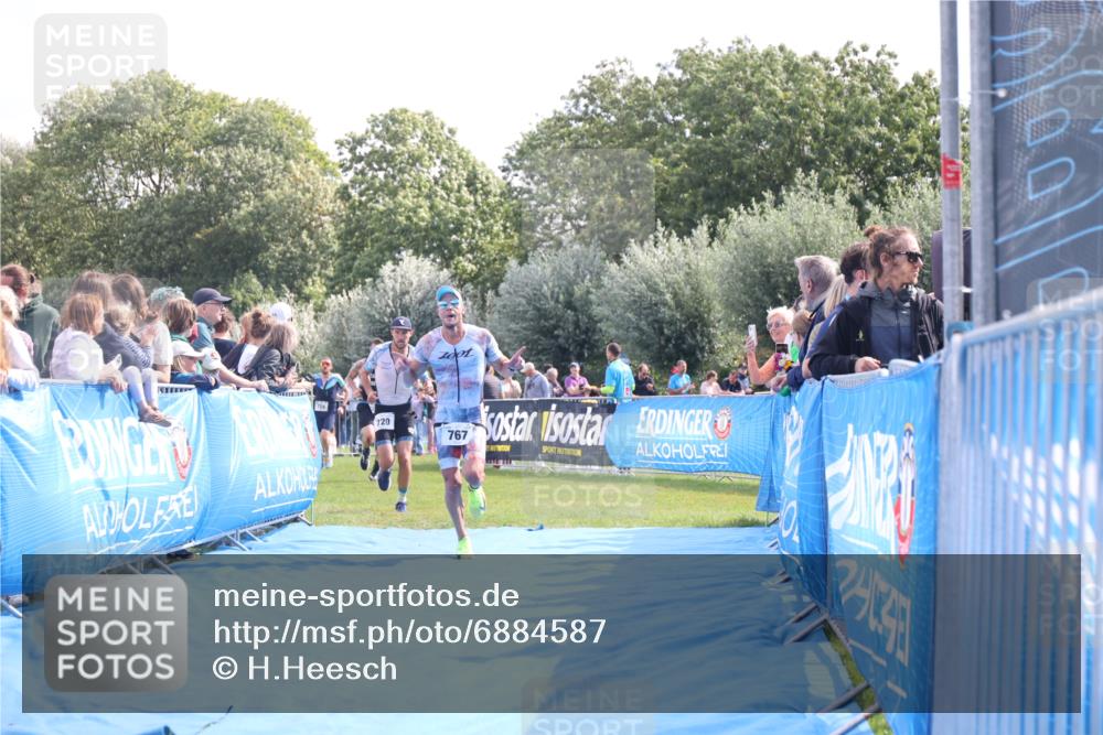 25.08.2024 - Elbe Triathlon Hamburg H.Heesch http://msf.ph/oto/6884587 25.08.2024 11:22:17 Ziel 322, 720, 724, 767 meine-sportfotos.de