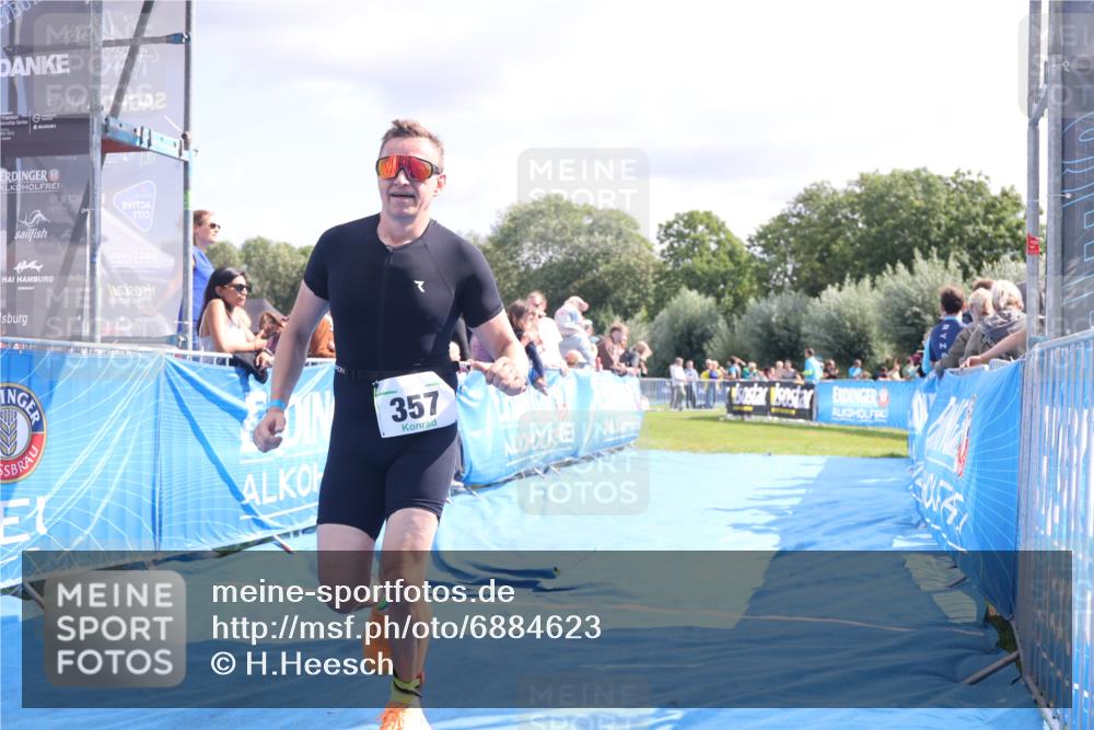 25.08.2024 - Elbe Triathlon Hamburg H.Heesch http://msf.ph/oto/6884623 25.08.2024 11:29:09 Ziel 357, 389, 663 meine-sportfotos.de