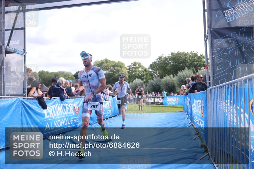 25.08.2024 - Elbe Triathlon Hamburg H.Heesch http://msf.ph/oto/6884626 25.08.2024 11:22:19 Ziel 322, 720, 724, 767 meine-sportfotos.de