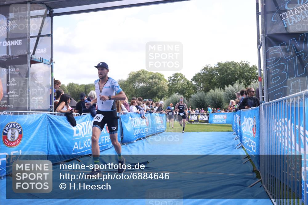 25.08.2024 - Elbe Triathlon Hamburg H.Heesch http://msf.ph/oto/6884646 25.08.2024 11:22:20 Ziel 322, 720, 724, 767 meine-sportfotos.de
