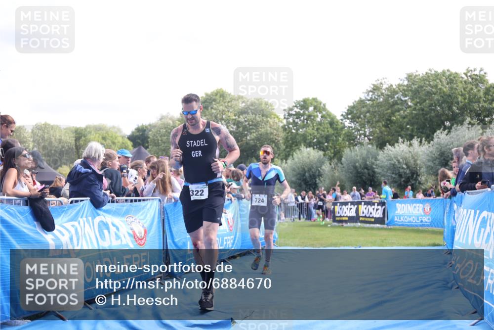 25.08.2024 - Elbe Triathlon Hamburg H.Heesch http://msf.ph/oto/6884670 25.08.2024 11:22:23 Ziel 322, 699, 720, 724, 767 meine-sportfotos.de