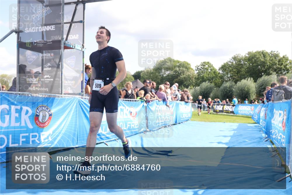 25.08.2024 - Elbe Triathlon Hamburg H.Heesch http://msf.ph/oto/6884760 25.08.2024 11:29:46 Ziel 589, 665, 682 meine-sportfotos.de