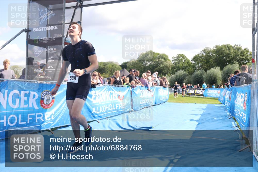 25.08.2024 - Elbe Triathlon Hamburg H.Heesch http://msf.ph/oto/6884768 25.08.2024 11:29:46 Ziel 589, 665, 682 meine-sportfotos.de