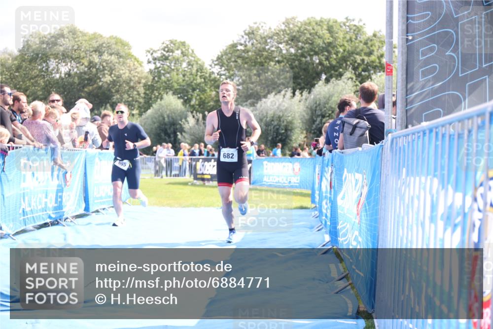 25.08.2024 - Elbe Triathlon Hamburg H.Heesch http://msf.ph/oto/6884771 25.08.2024 11:29:50 Ziel 589, 665, 682 meine-sportfotos.de