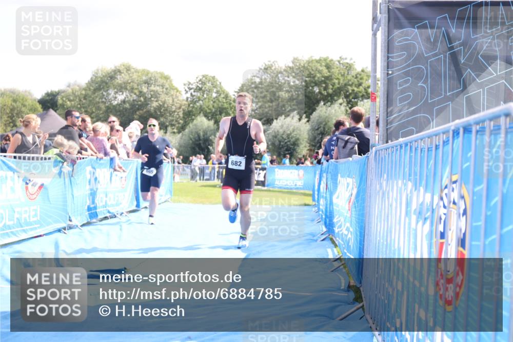 25.08.2024 - Elbe Triathlon Hamburg H.Heesch http://msf.ph/oto/6884785 25.08.2024 11:29:50 Ziel 589, 665, 682 meine-sportfotos.de
