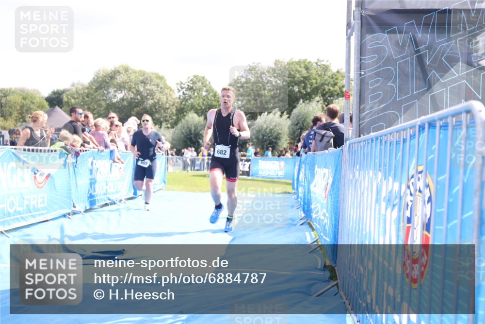 25.08.2024 - Elbe Triathlon Hamburg H.Heesch http://msf.ph/oto/6884787 25.08.2024 11:29:51 Ziel 589, 665, 682 meine-sportfotos.de