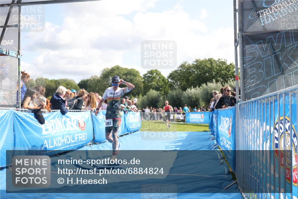 25.08.2024 - Elbe Triathlon Hamburg H.Heesch http://msf.ph/oto/6884824 25.08.2024 11:22:48 Ziel 273, 383, 617 meine-sportfotos.de