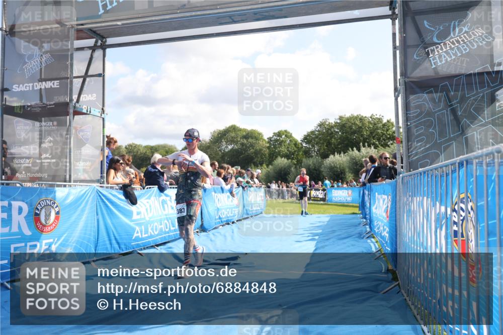 25.08.2024 - Elbe Triathlon Hamburg H.Heesch http://msf.ph/oto/6884848 25.08.2024 11:22:49 Ziel 273, 383, 617 meine-sportfotos.de