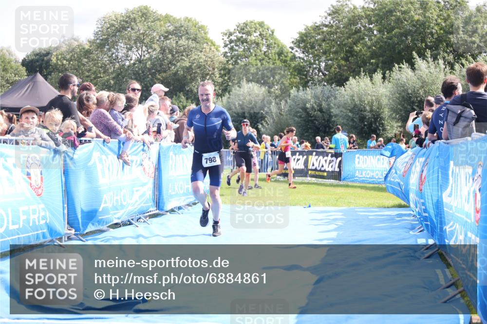 25.08.2024 - Elbe Triathlon Hamburg H.Heesch http://msf.ph/oto/6884861 25.08.2024 11:30:15 Ziel 280, 526, 798 meine-sportfotos.de