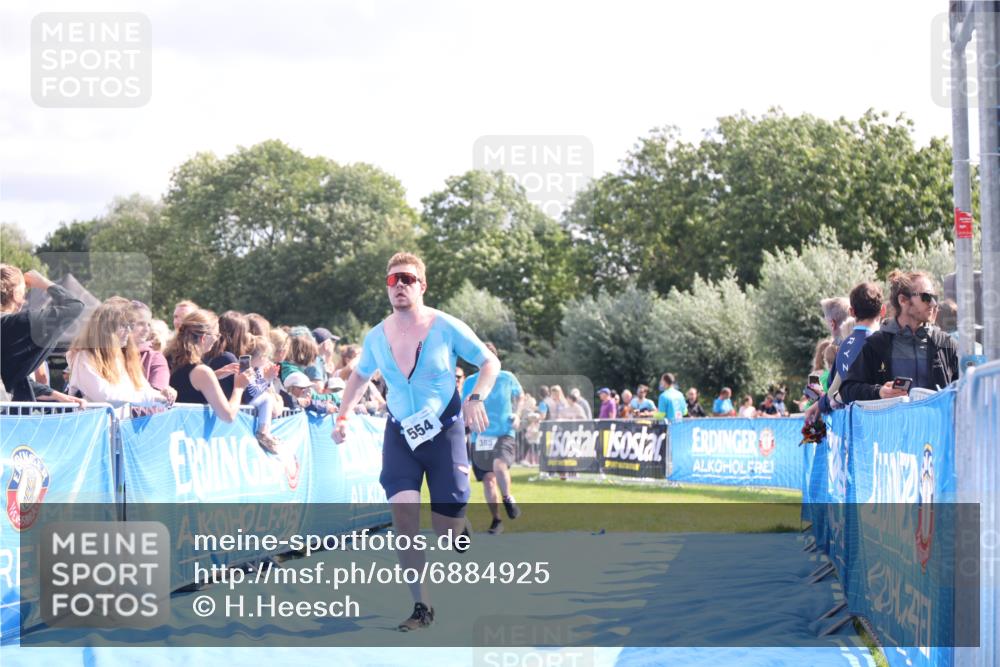 25.08.2024 - Elbe Triathlon Hamburg H.Heesch http://msf.ph/oto/6884925 25.08.2024 11:22:58 Ziel 246, 385, 554, 617, 715 meine-sportfotos.de