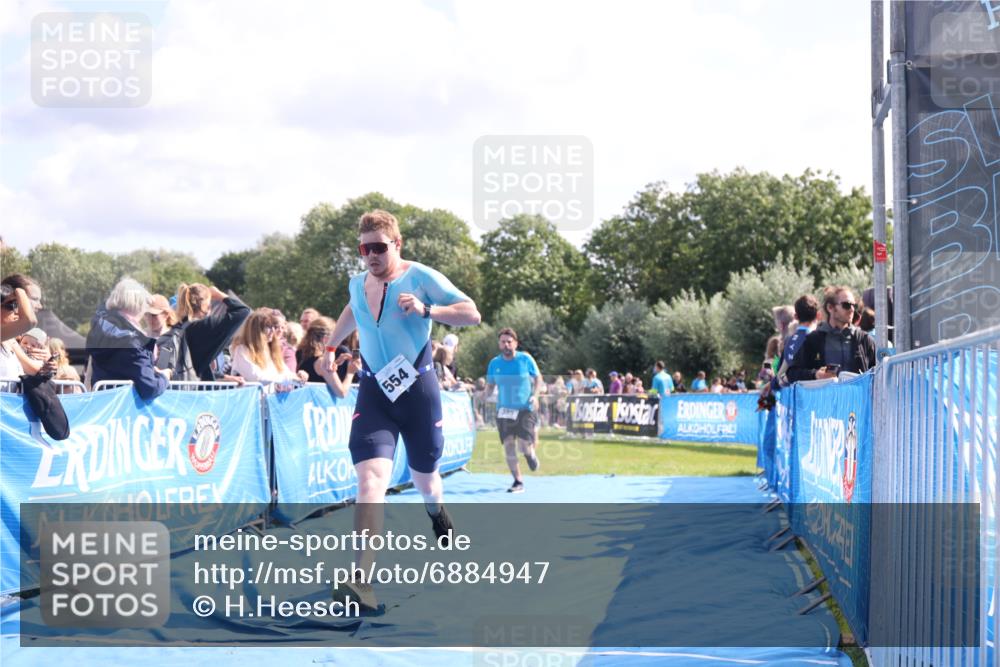 25.08.2024 - Elbe Triathlon Hamburg H.Heesch http://msf.ph/oto/6884947 25.08.2024 11:22:58 Ziel 246, 385, 554, 617, 715 meine-sportfotos.de