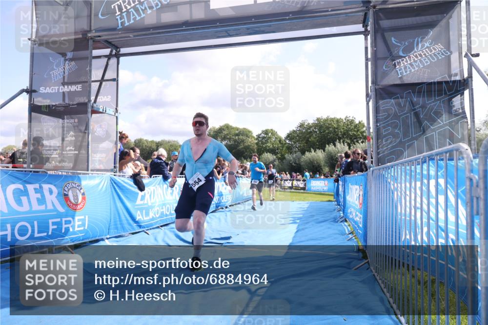 25.08.2024 - Elbe Triathlon Hamburg H.Heesch http://msf.ph/oto/6884964 25.08.2024 11:22:59 Ziel 246, 385, 554, 617, 715 meine-sportfotos.de