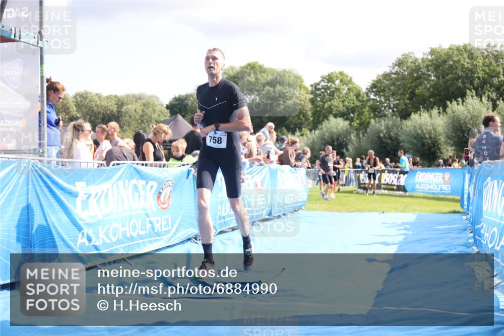 25.08.2024 - Elbe Triathlon Hamburg H.Heesch http://msf.ph/oto/6884990 25.08.2024 11:30:44 Ziel 709, 758, 796 meine-sportfotos.de