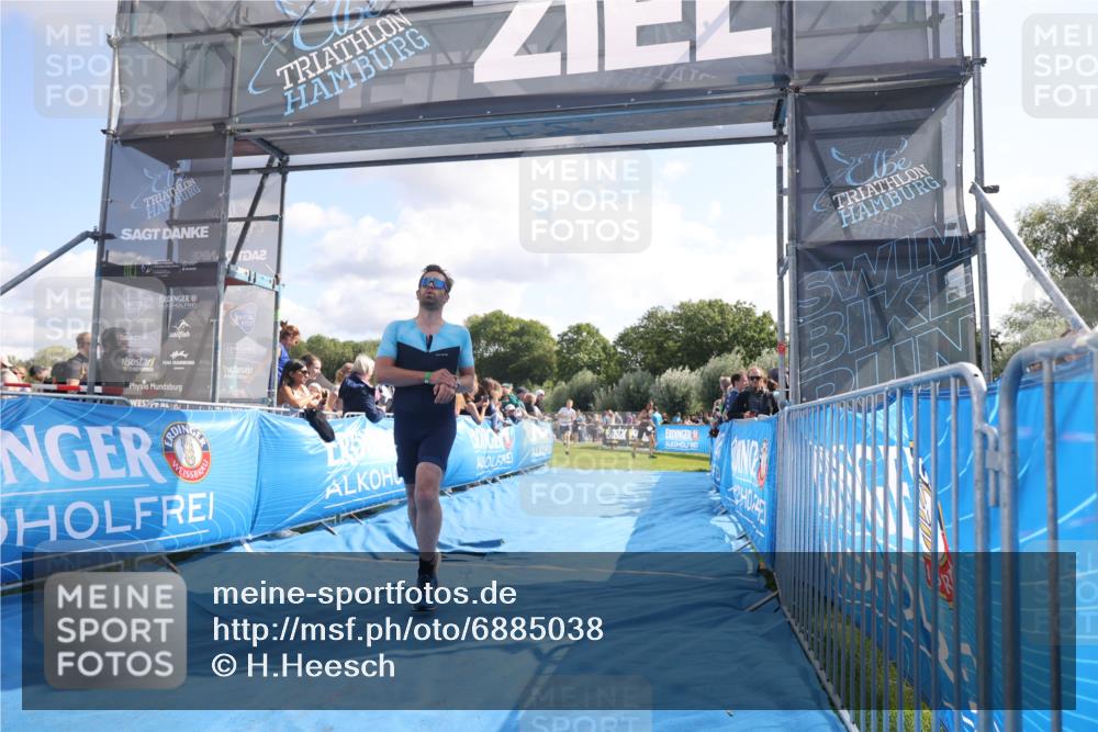 25.08.2024 - Elbe Triathlon Hamburg H.Heesch http://msf.ph/oto/6885038 25.08.2024 11:23:07 Ziel 246, 385, 558, 715 meine-sportfotos.de