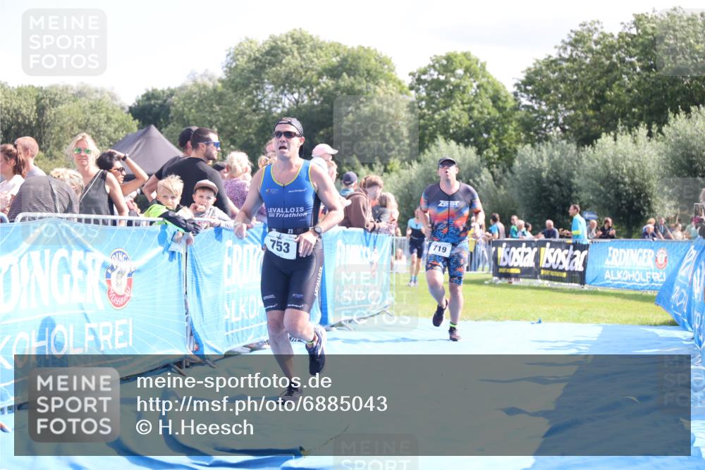 25.08.2024 - Elbe Triathlon Hamburg H.Heesch http://msf.ph/oto/6885043 25.08.2024 11:30:53 Ziel 630, 719, 753, 796, 1435 meine-sportfotos.de
