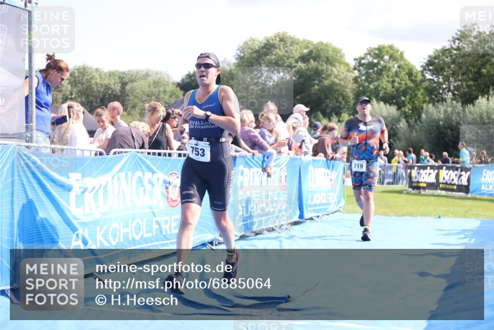 25.08.2024 - Elbe Triathlon Hamburg H.Heesch http://msf.ph/oto/6885064 25.08.2024 11:30:54 Ziel 630, 719, 753, 796, 1435 meine-sportfotos.de
