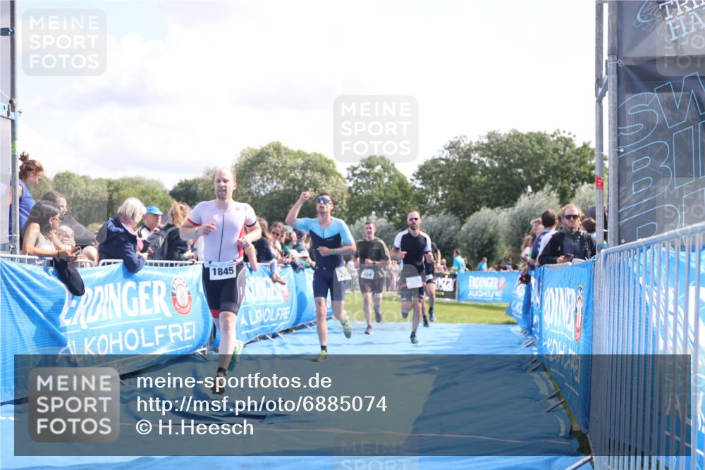 25.08.2024 - Elbe Triathlon Hamburg H.Heesch http://msf.ph/oto/6885074 25.08.2024 11:23:17 Ziel 205, 558, 645, 654, 727, 1845 meine-sportfotos.de