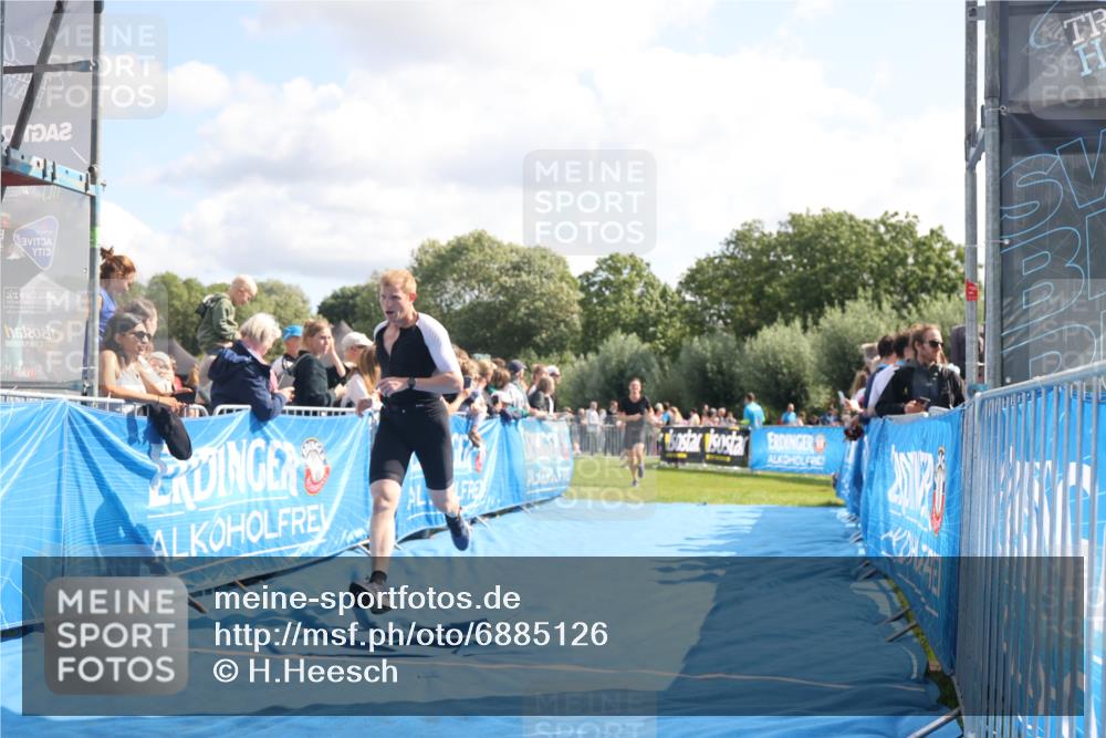 25.08.2024 - Elbe Triathlon Hamburg H.Heesch http://msf.ph/oto/6885126 25.08.2024 11:23:31 Ziel 576, 641 meine-sportfotos.de