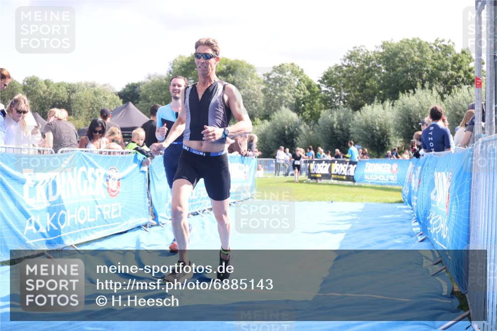 25.08.2024 - Elbe Triathlon Hamburg H.Heesch http://msf.ph/oto/6885143 25.08.2024 11:31:01 Ziel 630, 719, 753, 1433, 1435 meine-sportfotos.de