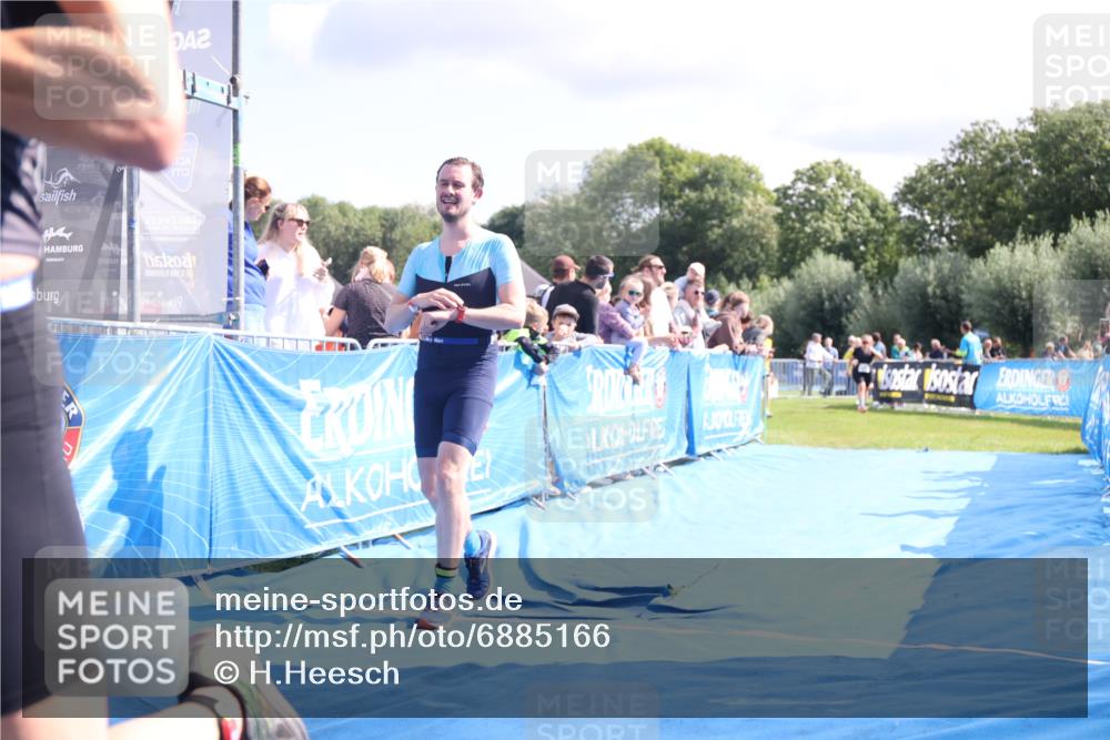 25.08.2024 - Elbe Triathlon Hamburg H.Heesch http://msf.ph/oto/6885166 25.08.2024 11:31:01 Ziel 630, 719, 753, 1433, 1435 meine-sportfotos.de