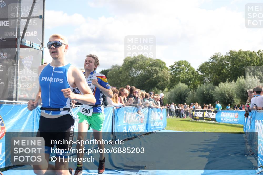 25.08.2024 - Elbe Triathlon Hamburg H.Heesch http://msf.ph/oto/6885203 25.08.2024 11:23:49 Ziel 560, 612 meine-sportfotos.de