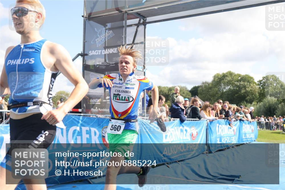 25.08.2024 - Elbe Triathlon Hamburg H.Heesch http://msf.ph/oto/6885224 25.08.2024 11:23:50 Ziel 560, 612 meine-sportfotos.de