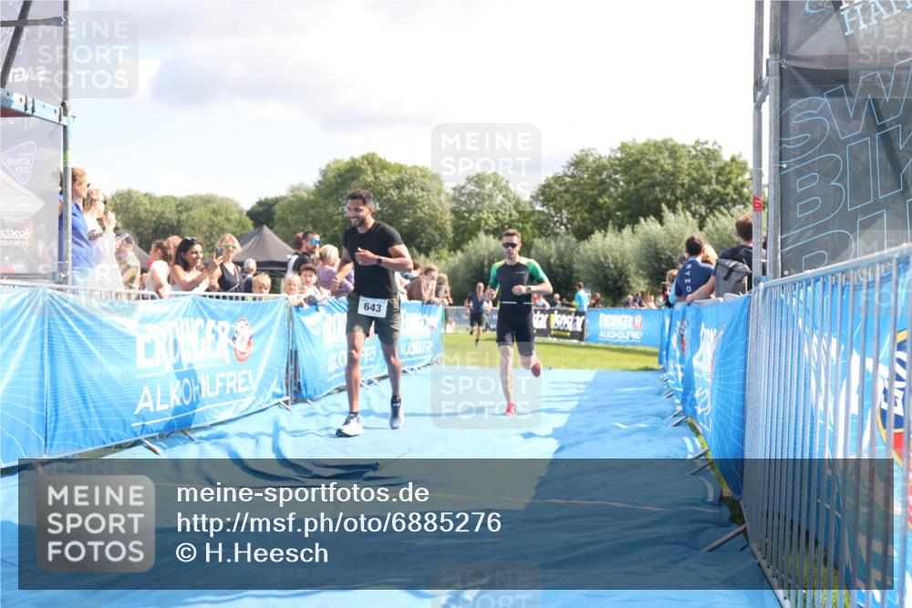 25.08.2024 - Elbe Triathlon Hamburg H.Heesch http://msf.ph/oto/6885276 25.08.2024 11:31:22 Ziel 300, 356, 587, 643, 752, 761 meine-sportfotos.de