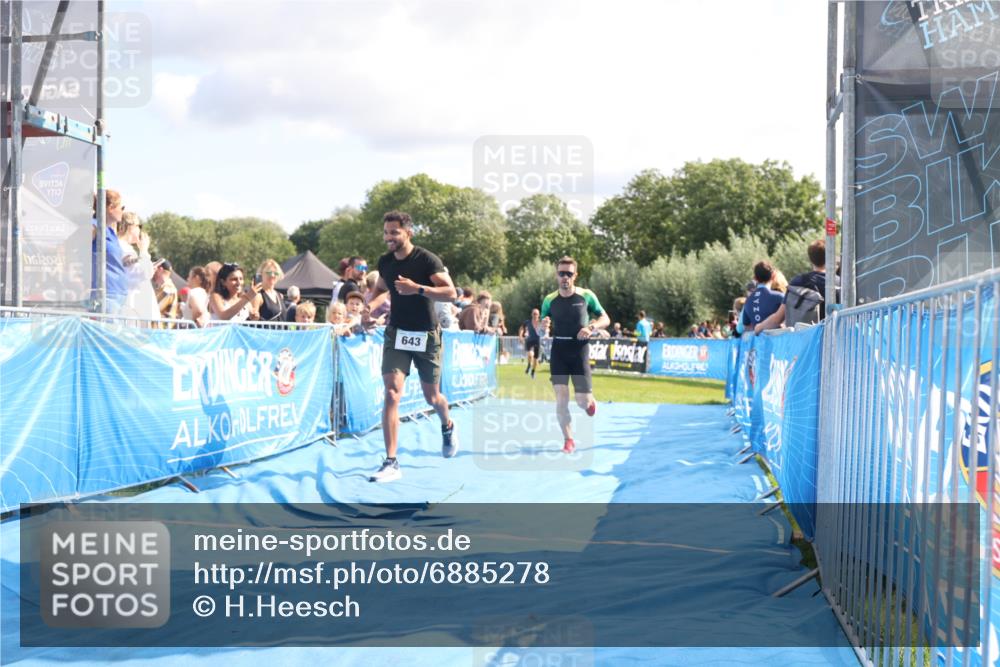 25.08.2024 - Elbe Triathlon Hamburg H.Heesch http://msf.ph/oto/6885278 25.08.2024 11:31:23 Ziel 356, 587, 643, 752, 761 meine-sportfotos.de